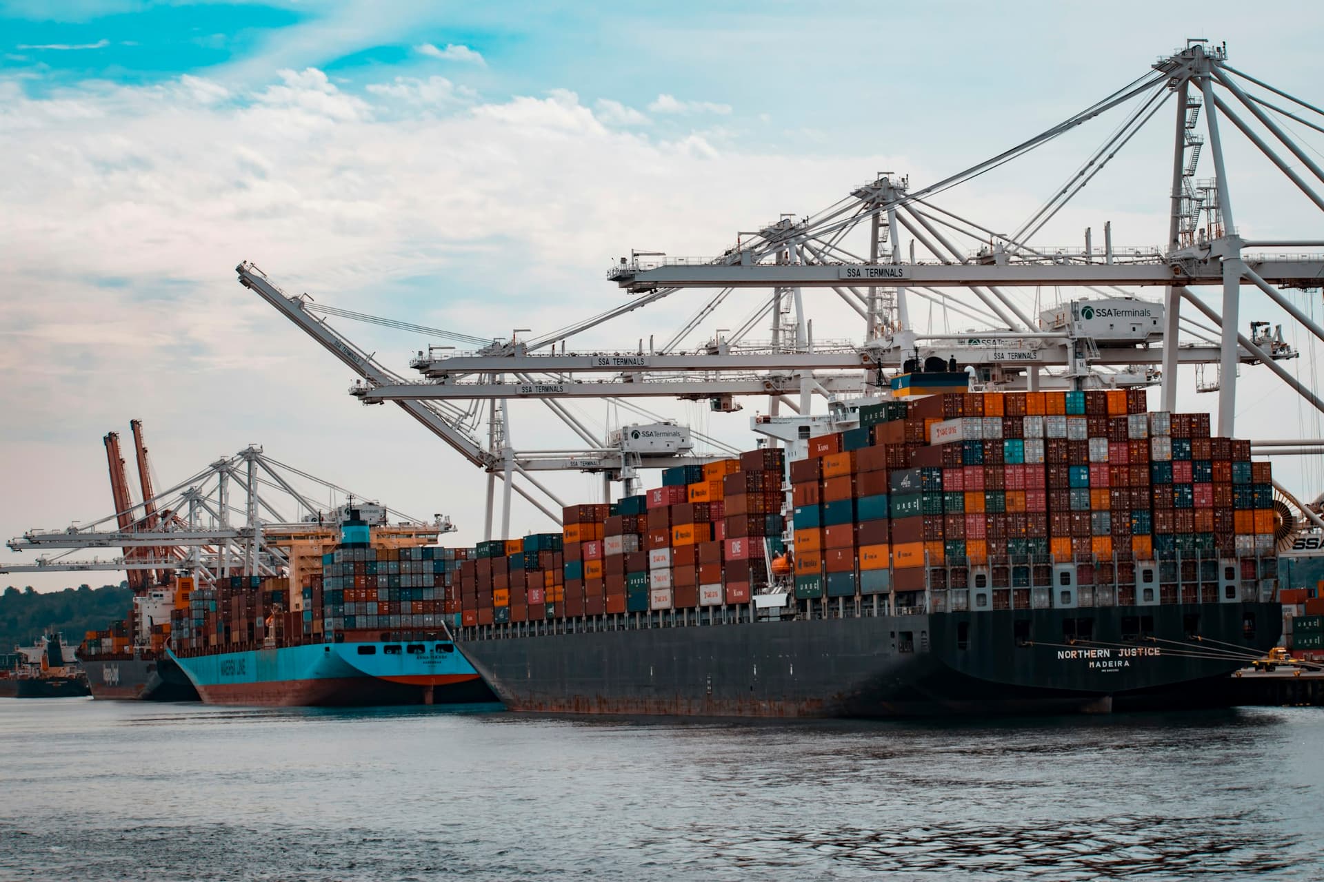 Apex Vanguard Global Sourcing Shipping Logistics